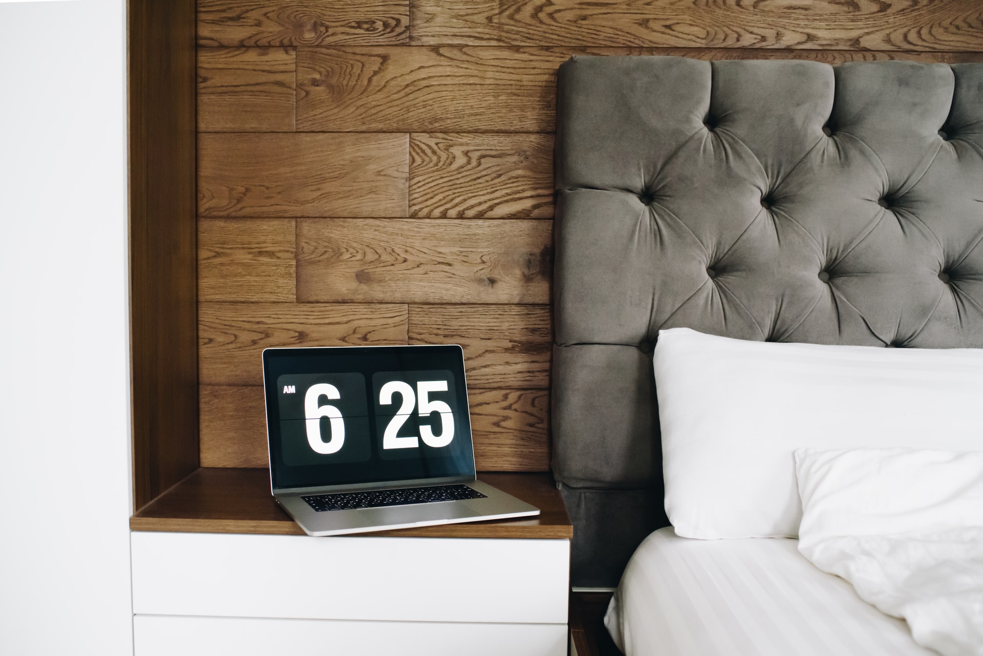 Vinyl plank flooring headboard design in a Phoenix, AZ home