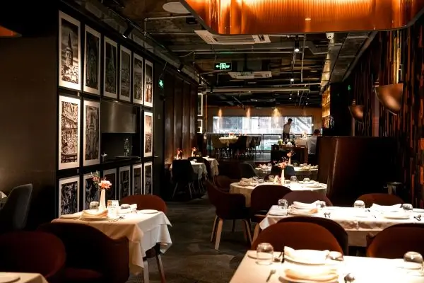 Commercial vinyl flooring in a Phoenix, AZ restaurant