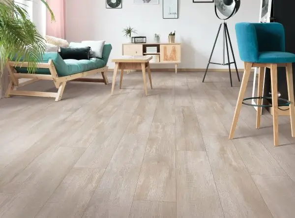Vinyl plank flooring in a Phoenix, AZ home from Express Flooring