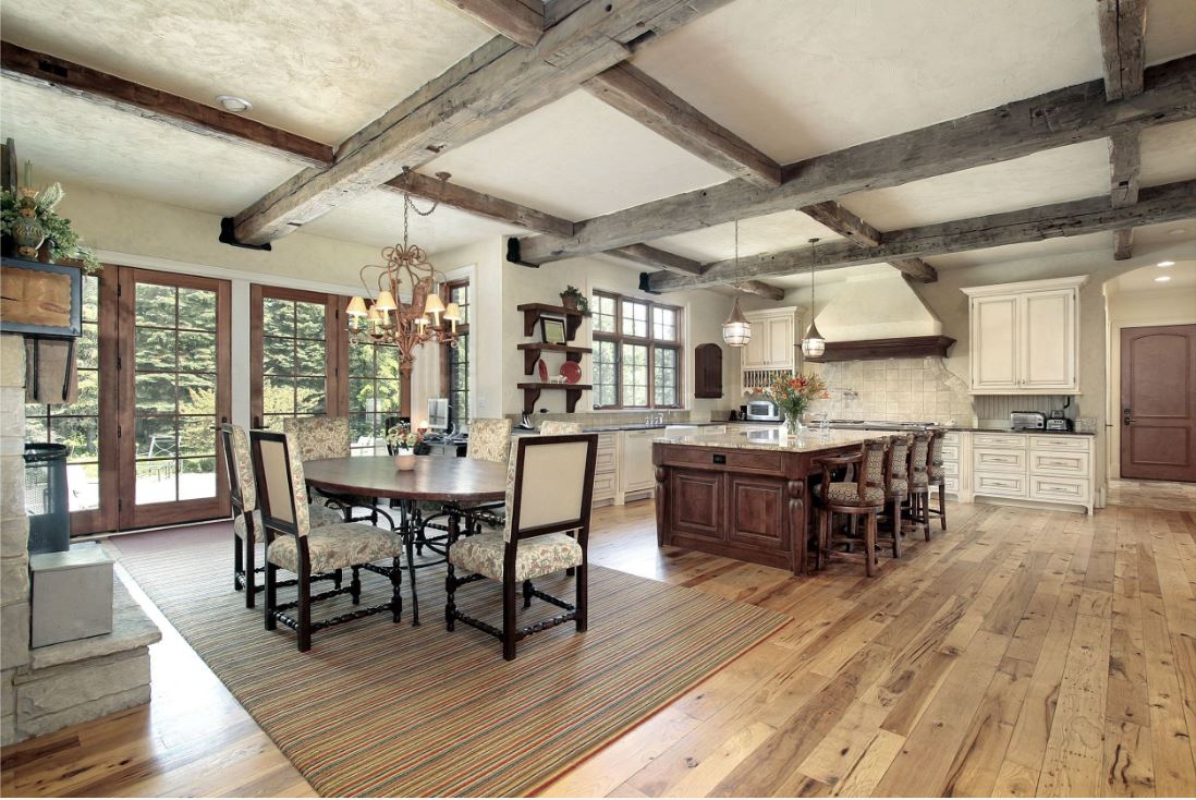 Hardwood flooring in a Dallas-Fort Worth, TX kitchen and dining room