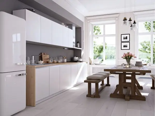 Perfectly clean and maintained vinyl plank flooring in Tucson, AZ