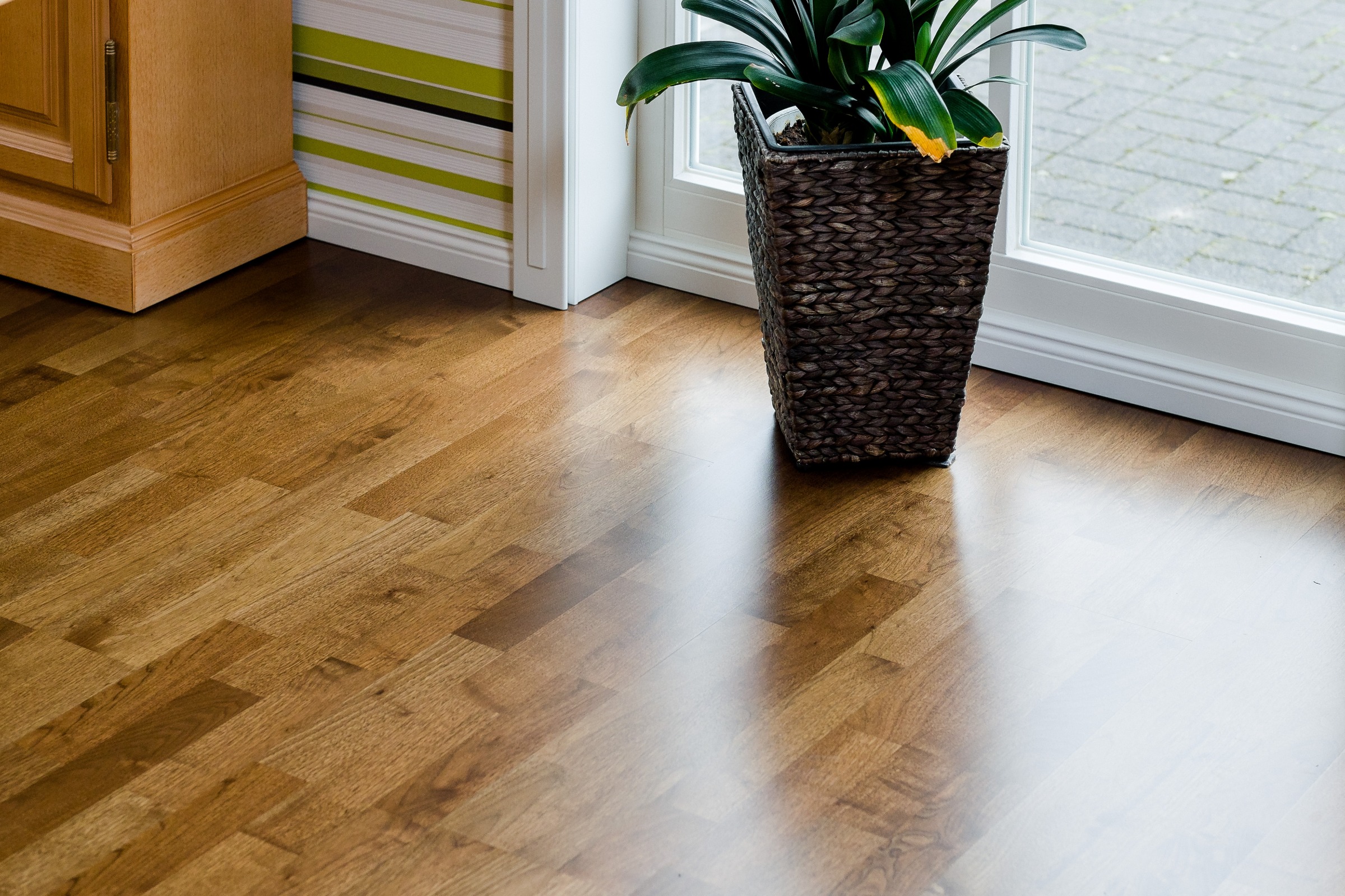 scratches on laminate floor